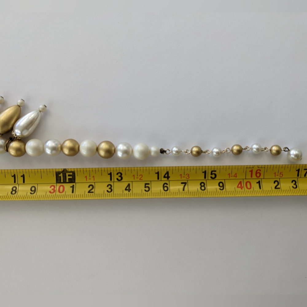 VTG JAPAN SIGNED GOLD TONE & FAUX PEARL HEAVYWEIGHT NECKLACE - Picture 10 of 10